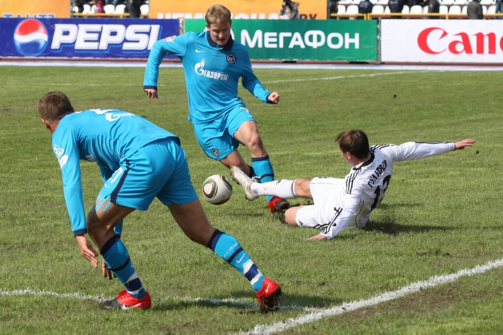 ЧР 2010. Матч ФК «Томск» — ФК «Зенит». 0:0