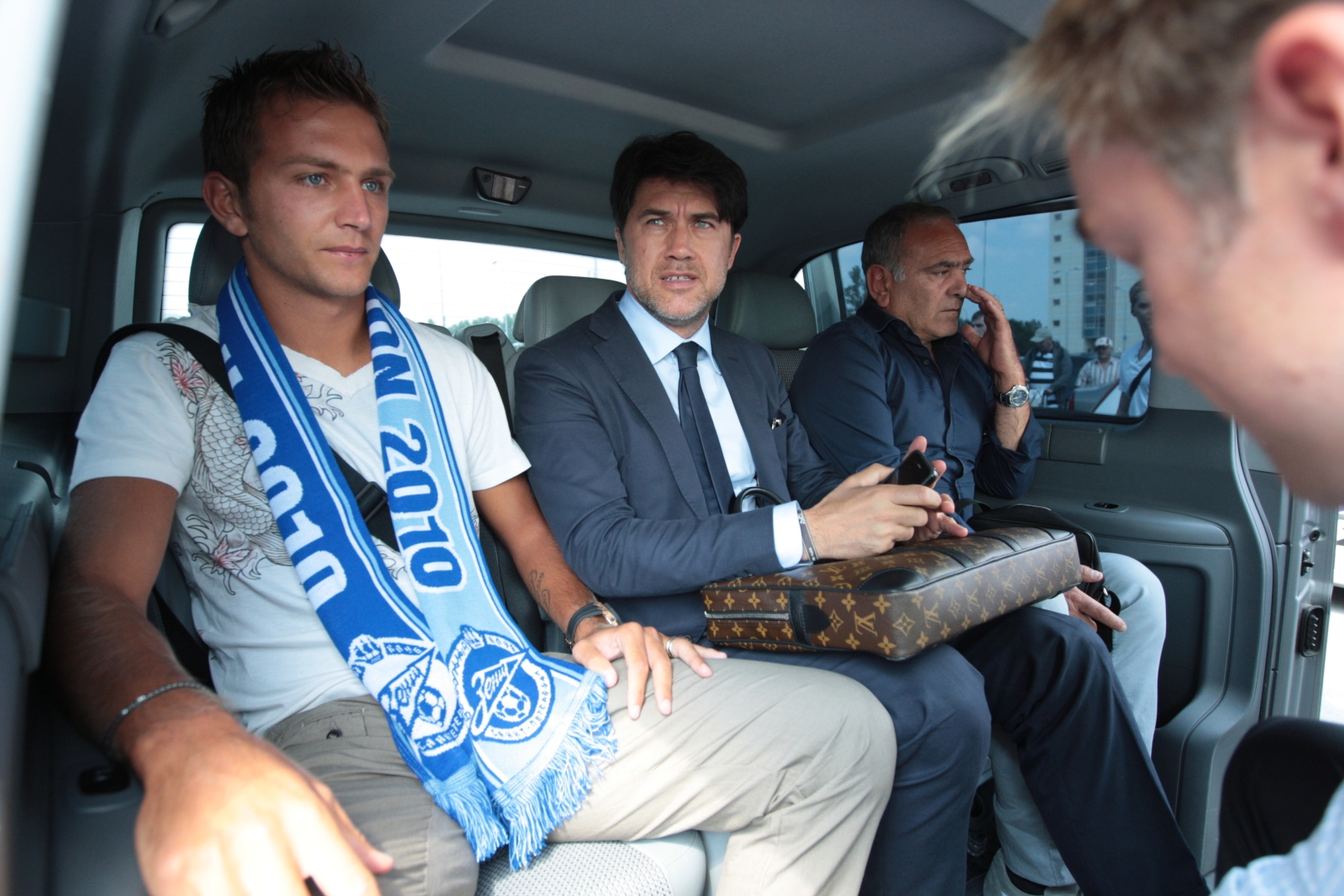 Приезд нового итальянского футболиста Доменико Кришито