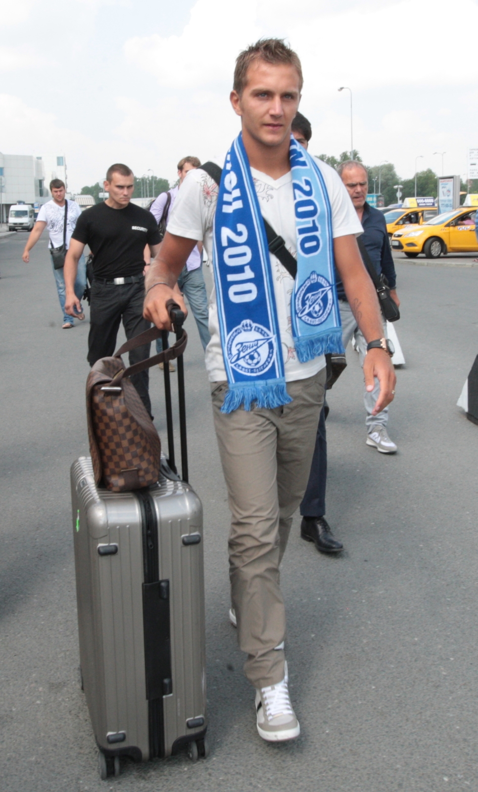 Приезд нового итальянского футболиста Доменико Кришито