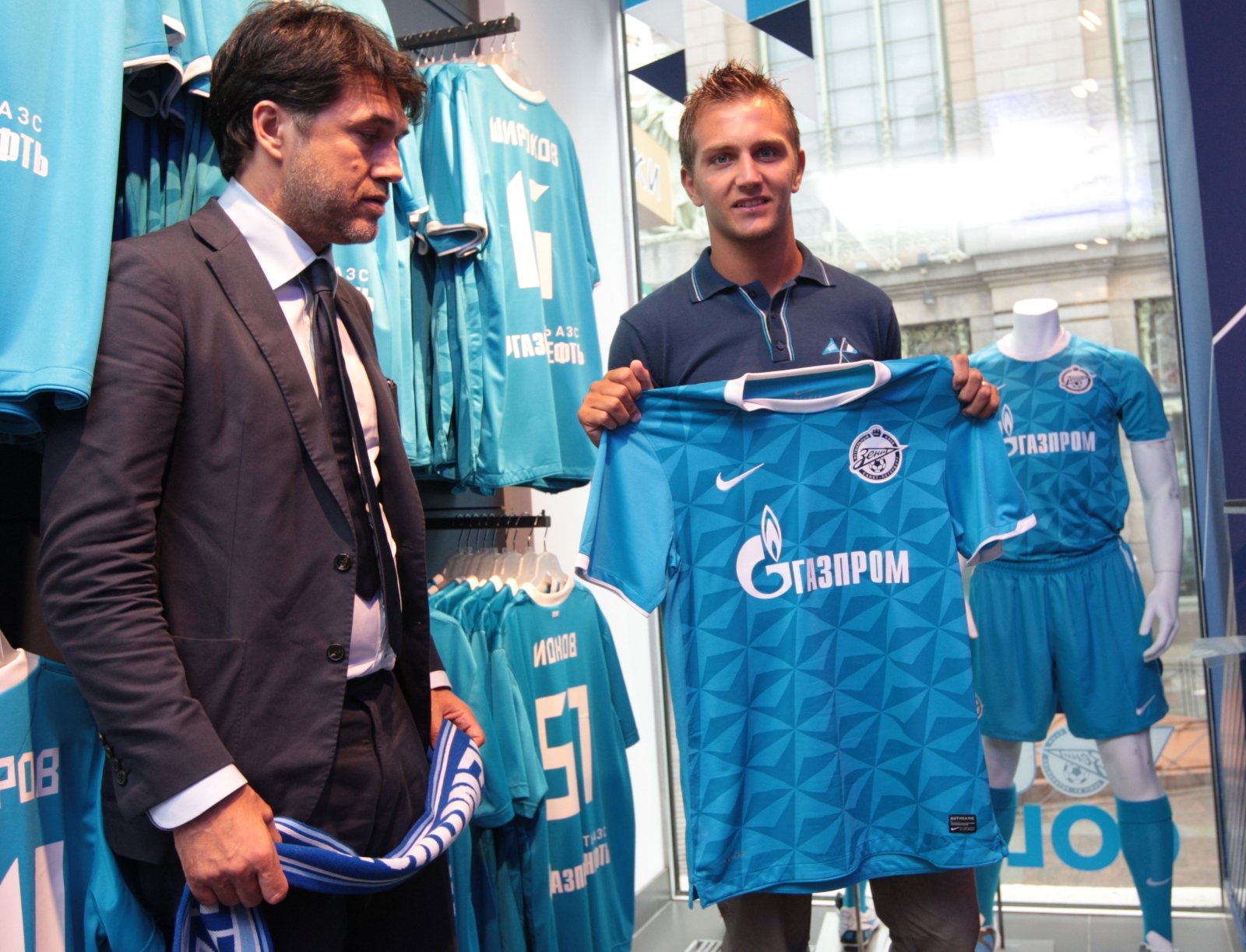 Приезд нового итальянского футболиста Доменико Кришито