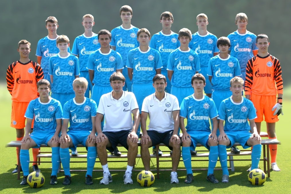 Фотосессия команд Академии «Зенита»