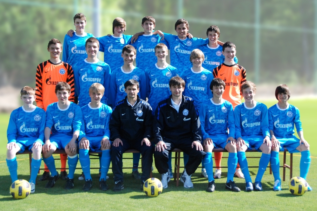 Фотосессия команд Академии «Зенита»