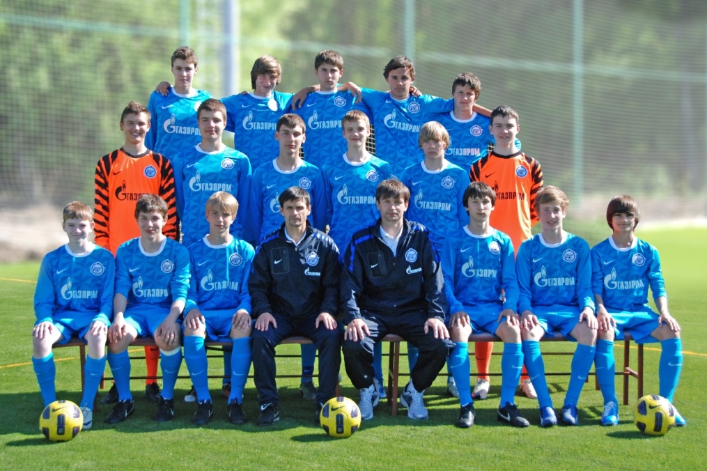 Фотосессия команд Академии «Зенита»