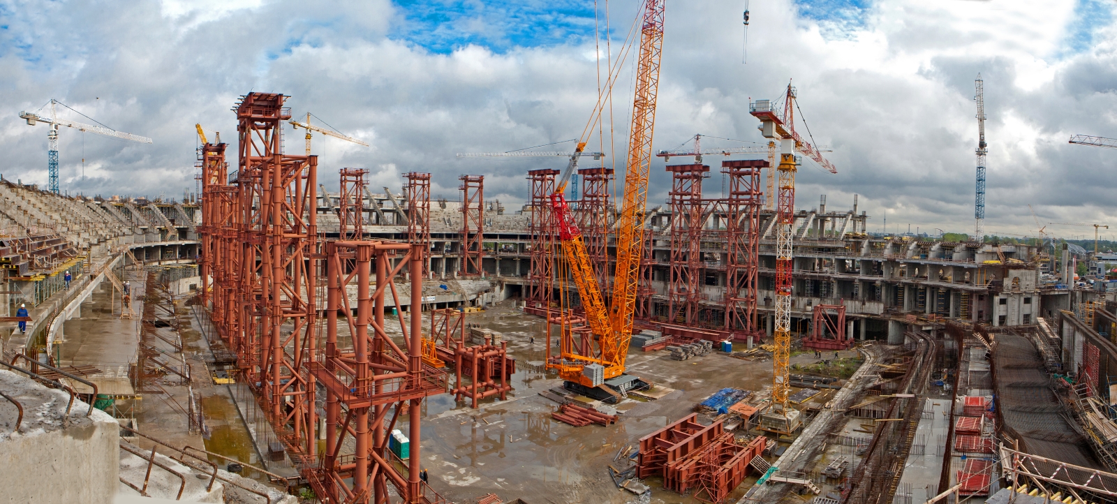 Строительство нового стадиона «Газпром — Арена»