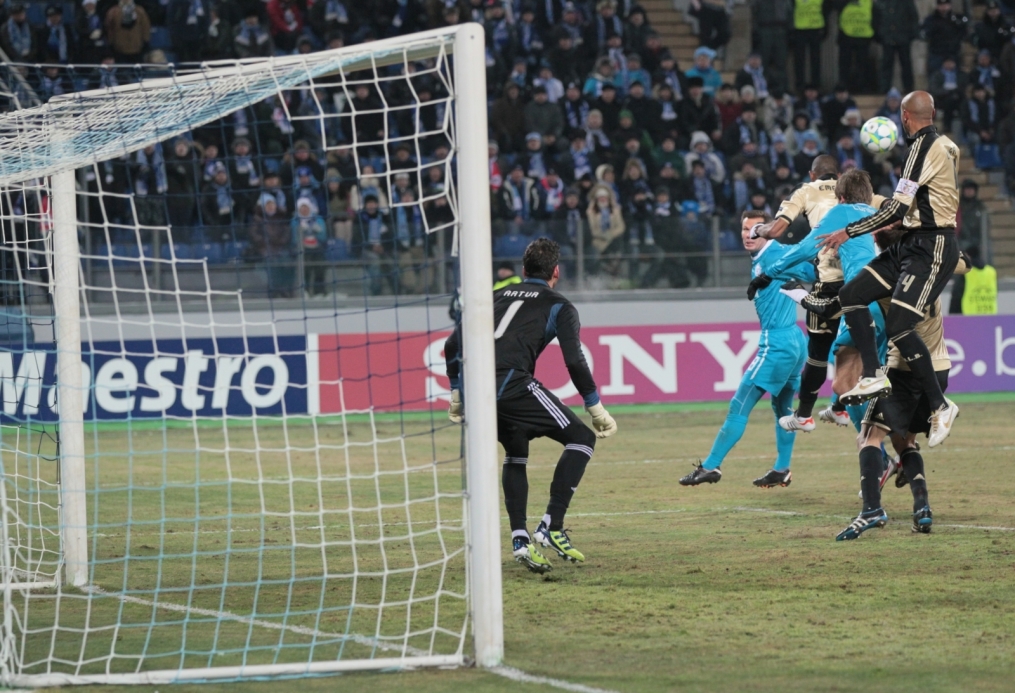 Лиги чемпионов УЕФА 2011/2012, Зенит—Бенфика