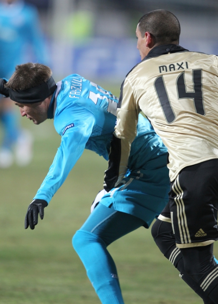 Лиги чемпионов УЕФА 2011/2012, Зенит—Бенфика