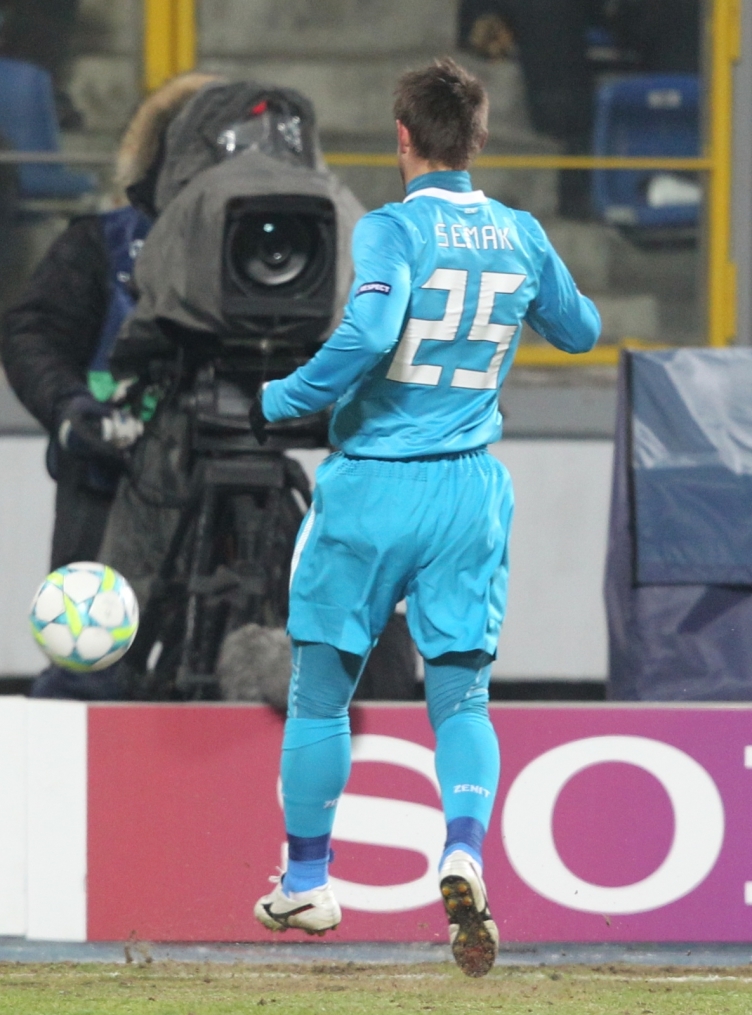 Лиги чемпионов УЕФА 2011/2012, Зенит—Бенфика