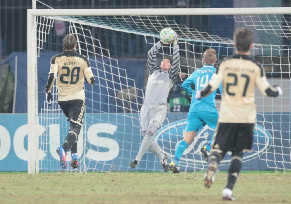 Лиги чемпионов УЕФА 2011/2012, Зенит—Бенфика