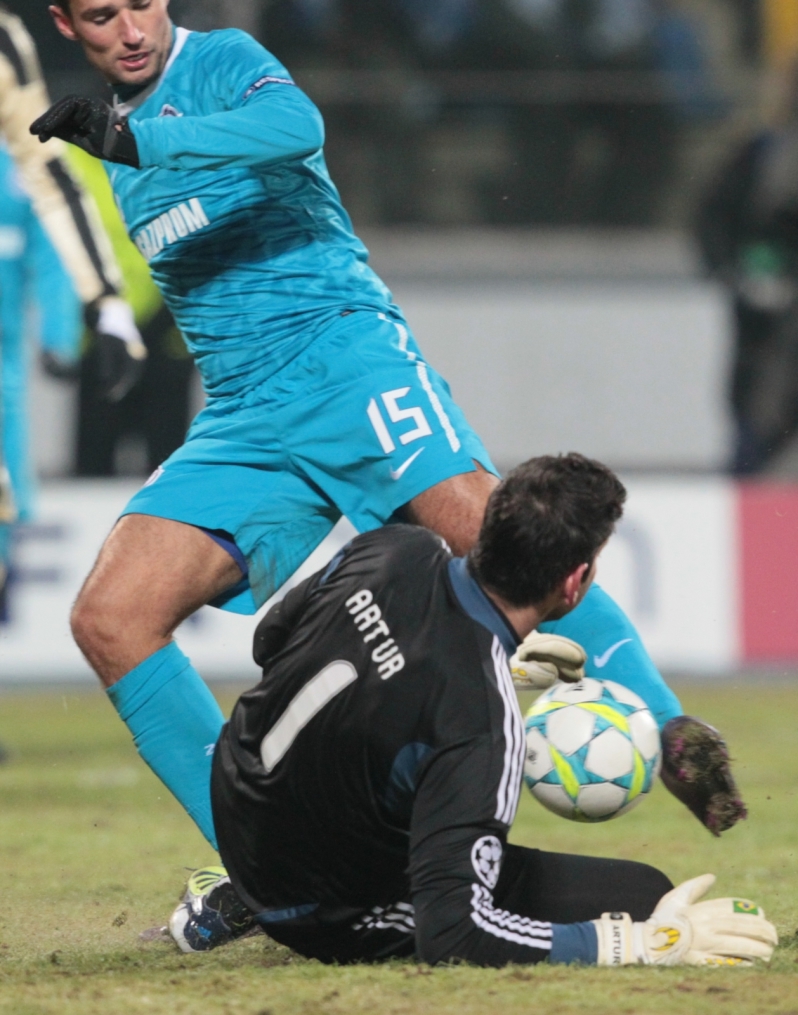 Лиги чемпионов УЕФА 2011/2012, Зенит—Бенфика