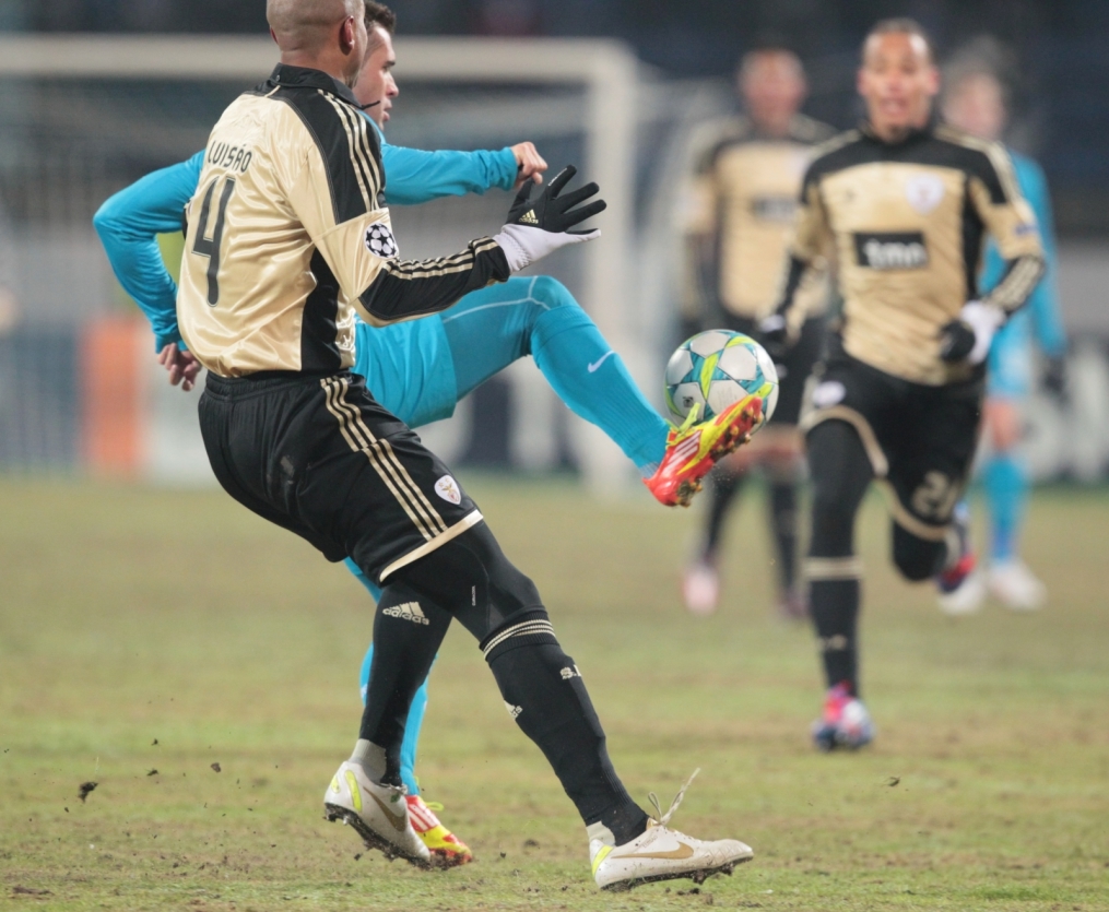 Лиги чемпионов УЕФА 2011/2012, Зенит—Бенфика