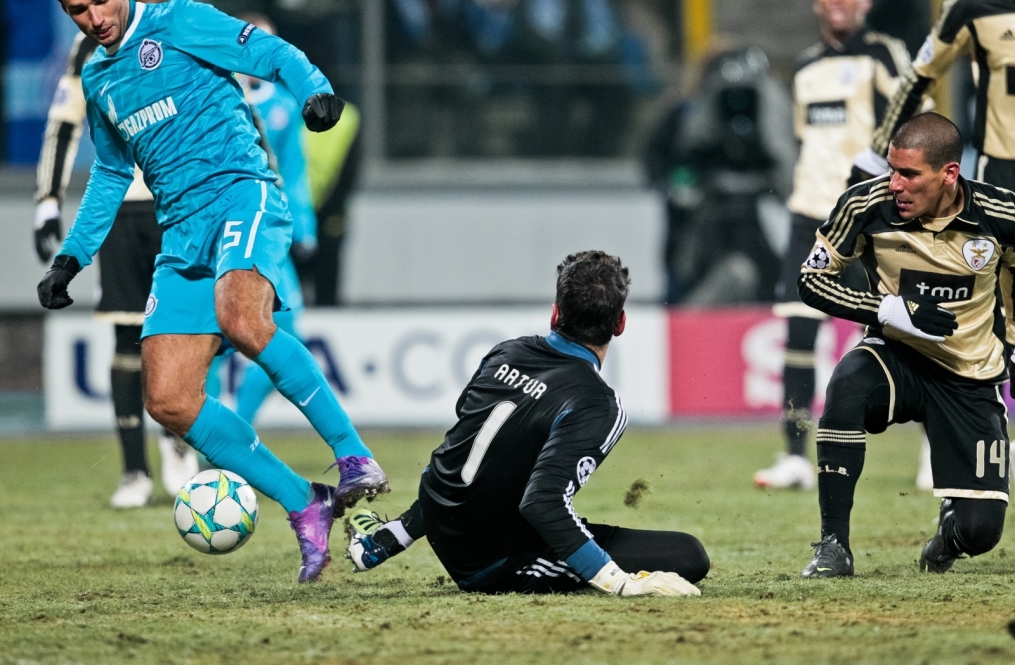 Лиги чемпионов УЕФА 2011/2012, Зенит—Бенфика