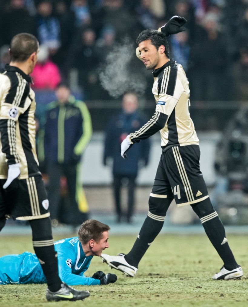 Лиги чемпионов УЕФА 2011/2012, Зенит—Бенфика