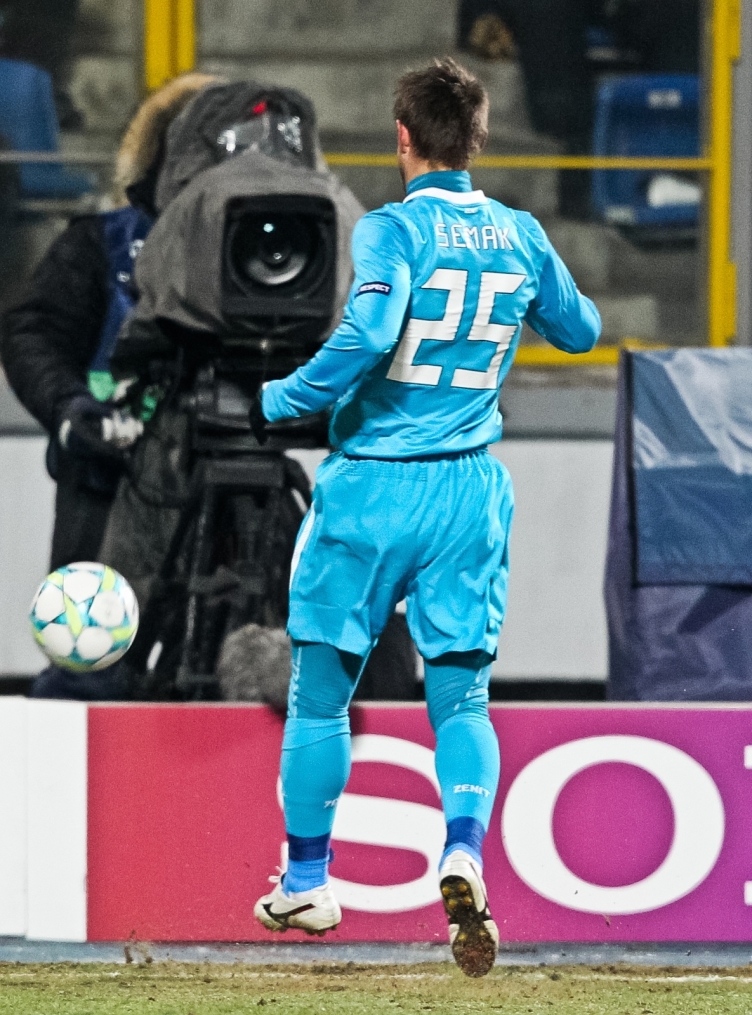 Лиги чемпионов УЕФА 2011/2012, Зенит—Бенфика