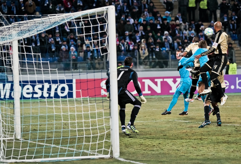 Лиги чемпионов УЕФА 2011/2012, Зенит—Бенфика