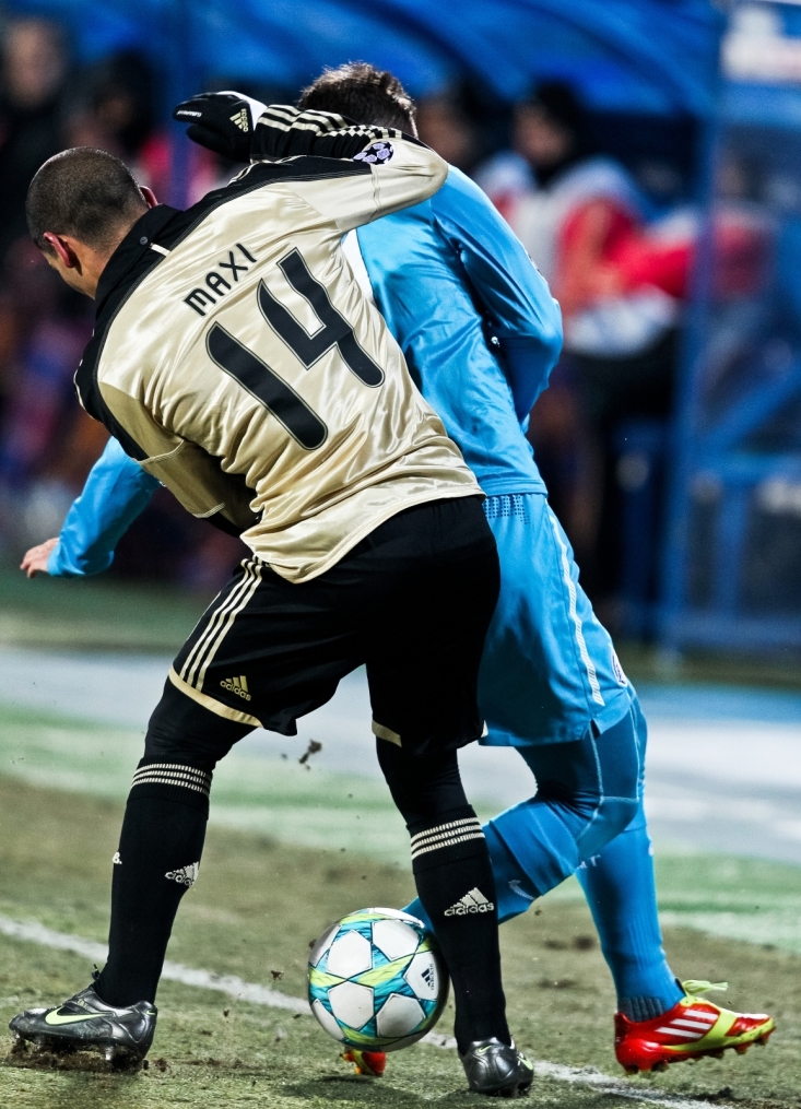 Лиги чемпионов УЕФА 2011/2012, Зенит—Бенфика