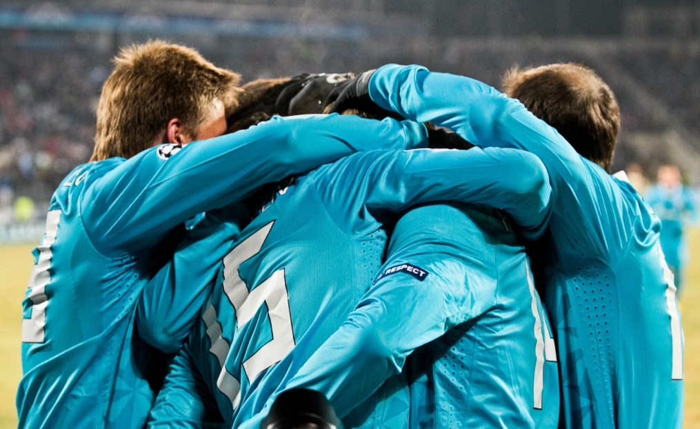 Лиги чемпионов УЕФА 2011/2012, Зенит—Бенфика