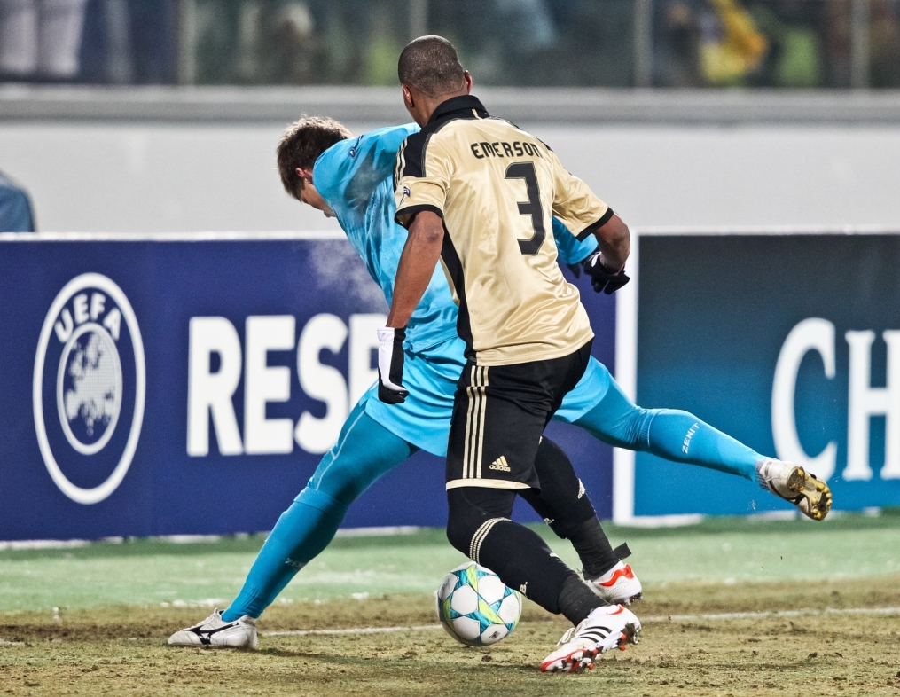 Лиги чемпионов УЕФА 2011/2012, Зенит—Бенфика