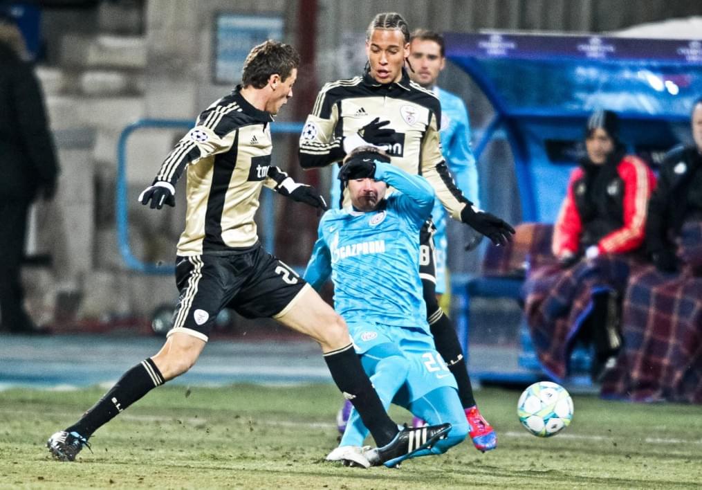 Лиги чемпионов УЕФА 2011/2012, Зенит—Бенфика