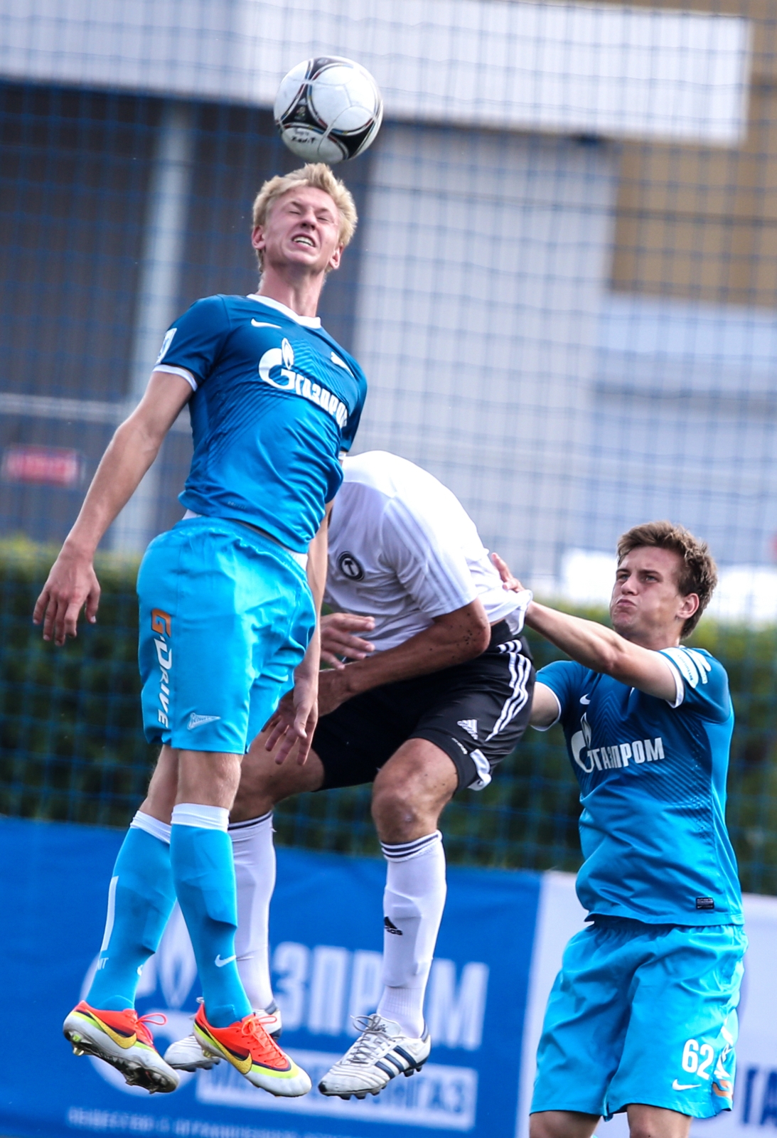 Матч  первенства России среди команд второго дивизиона,  «Зенит-2» — «Торпедо».