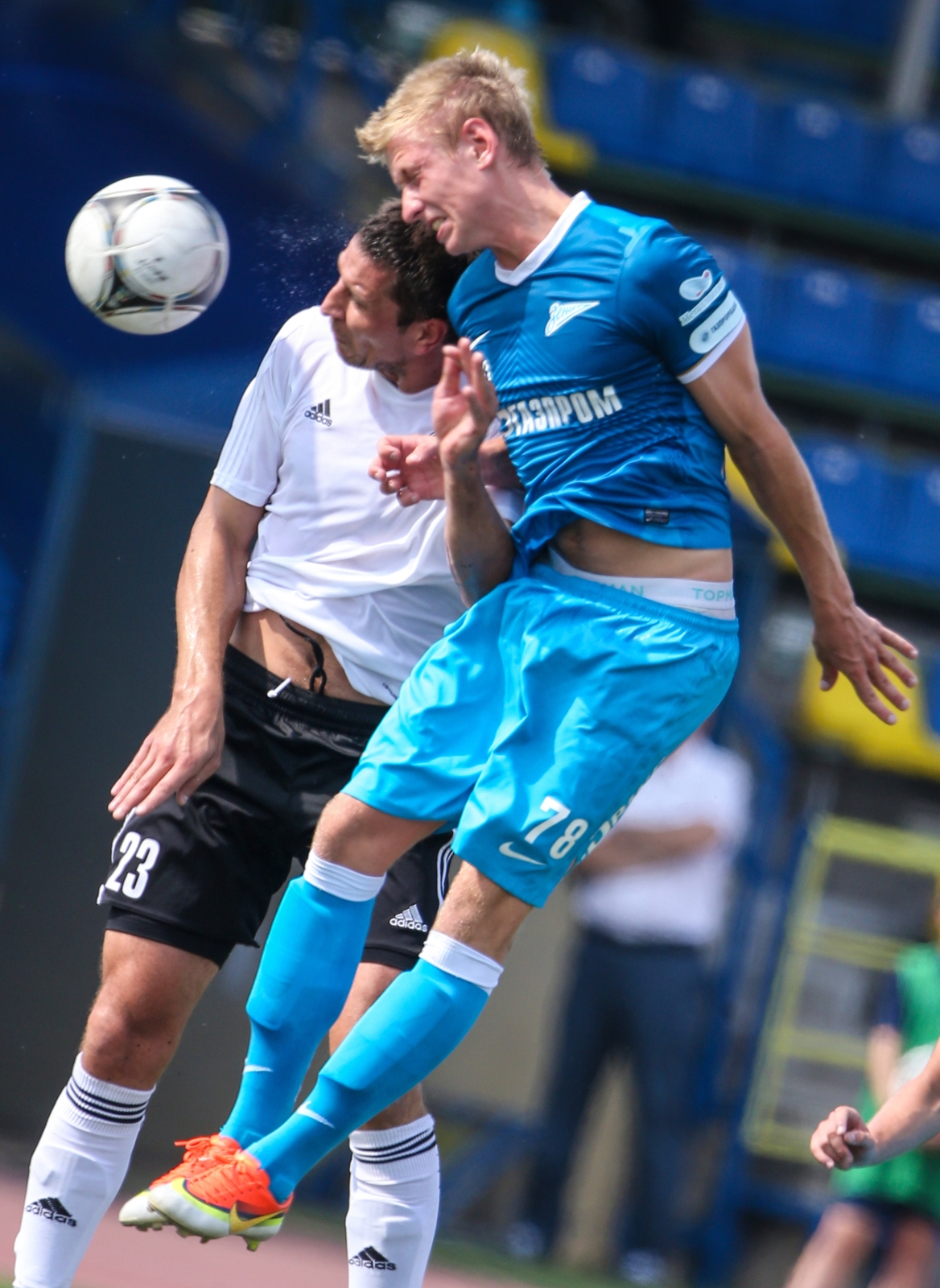 Матч  первенства России среди команд второго дивизиона,  «Зенит-2» — «Торпедо».