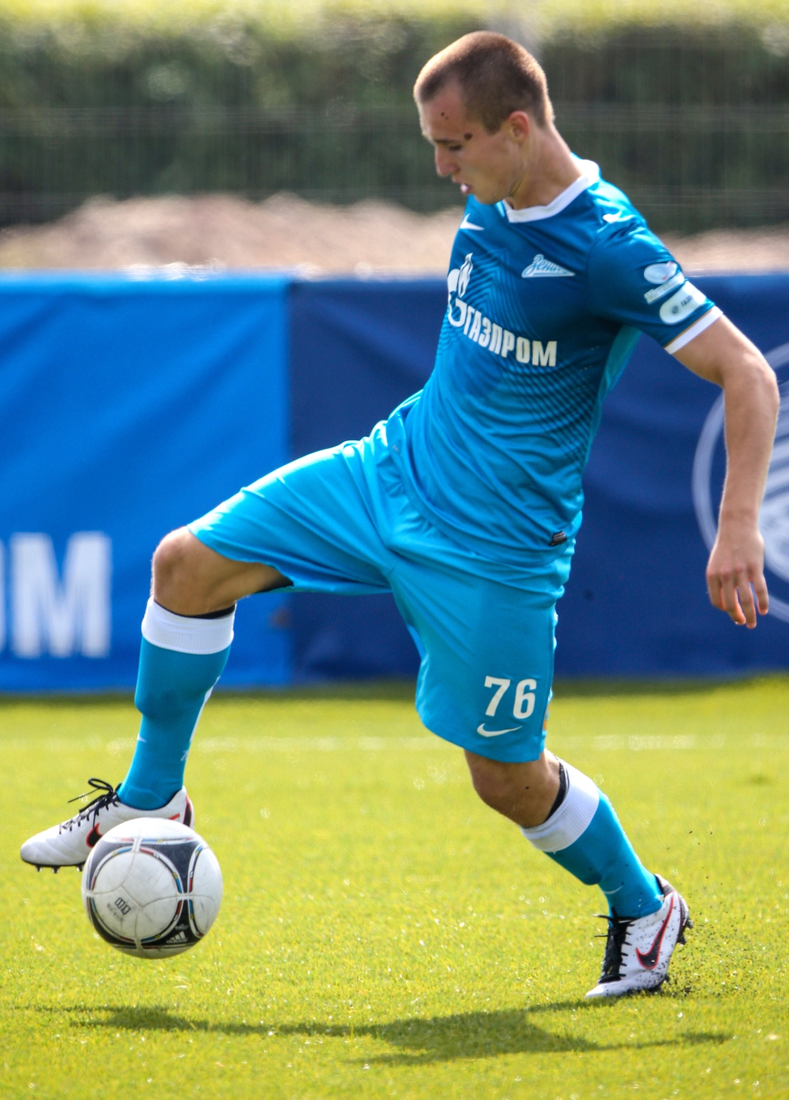 Матч  первенства России среди команд второго дивизиона,  «Зенит-2» — «Торпедо».