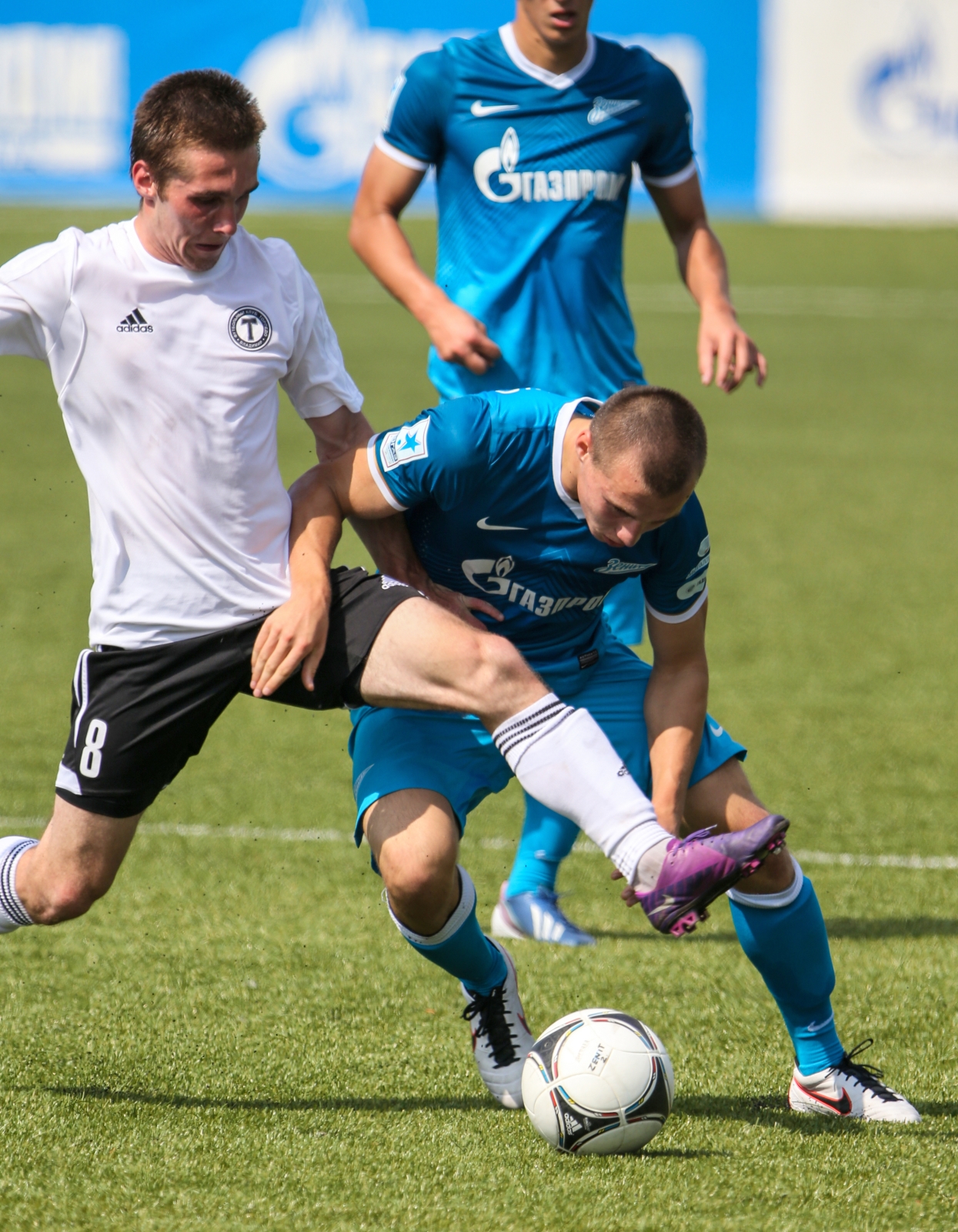 Матч  первенства России среди команд второго дивизиона,  «Зенит-2» — «Торпедо».