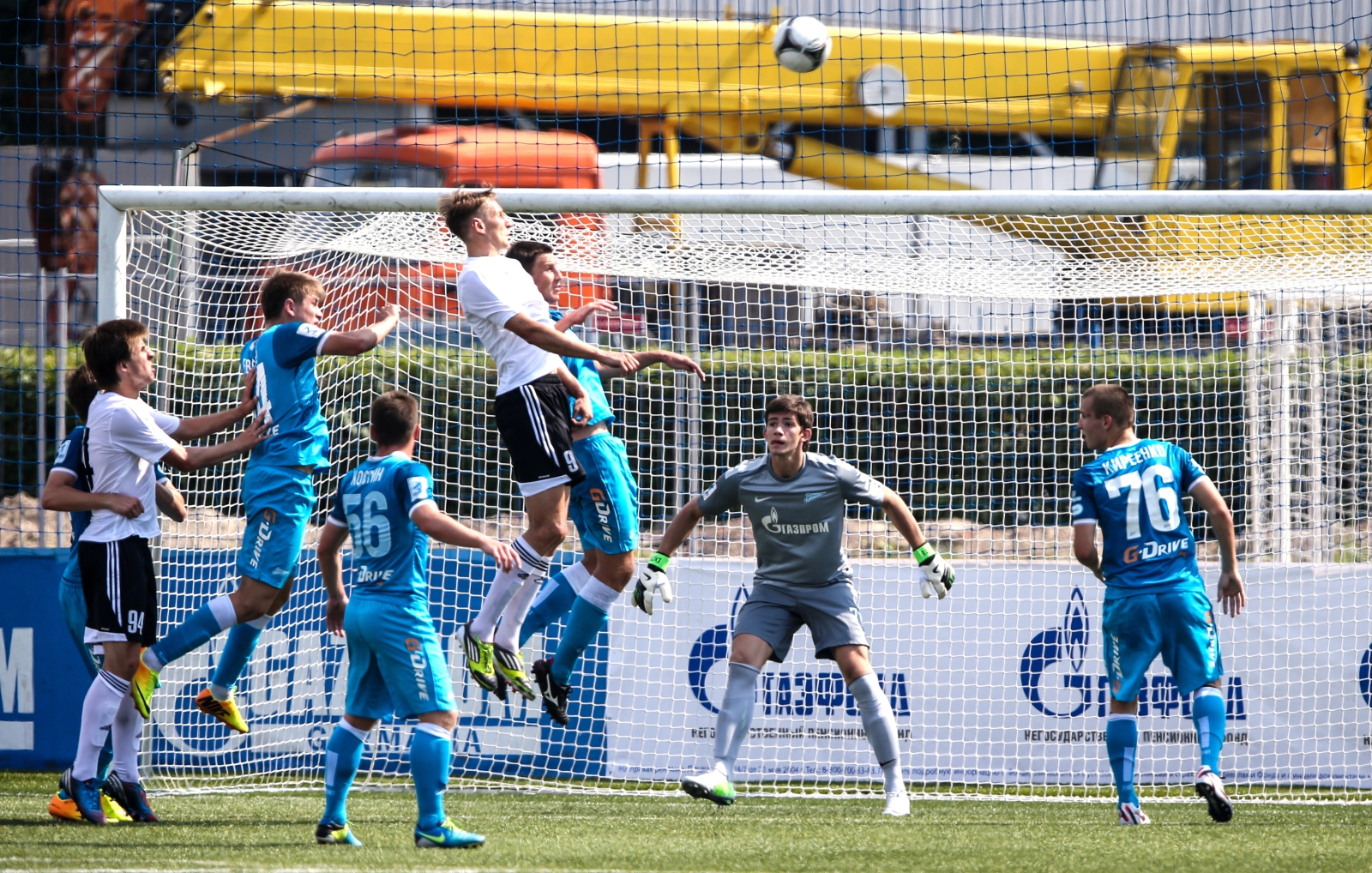 Матч  первенства России среди команд второго дивизиона,  «Зенит-2» — «Торпедо».