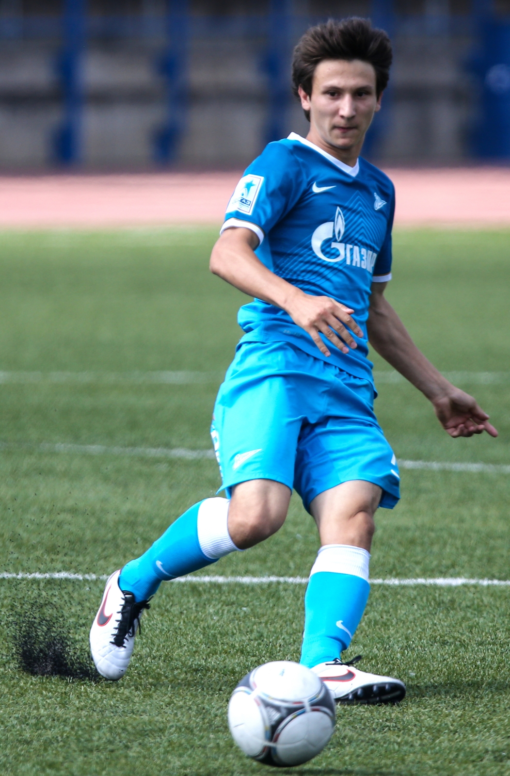 Матч  первенства России среди команд второго дивизиона,  «Зенит-2» — «Торпедо».