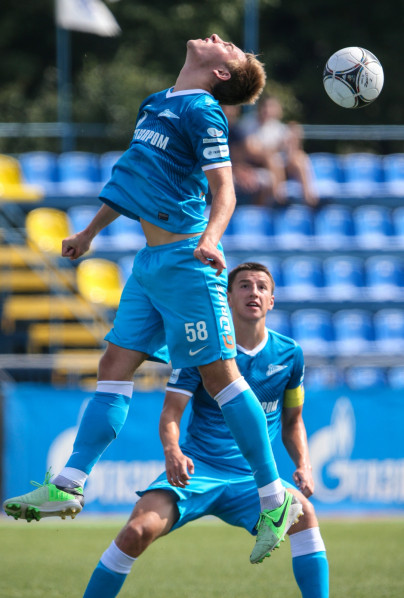 Матч  первенства России среди команд второго дивизиона,  «Зенит-2» — «Торпедо».