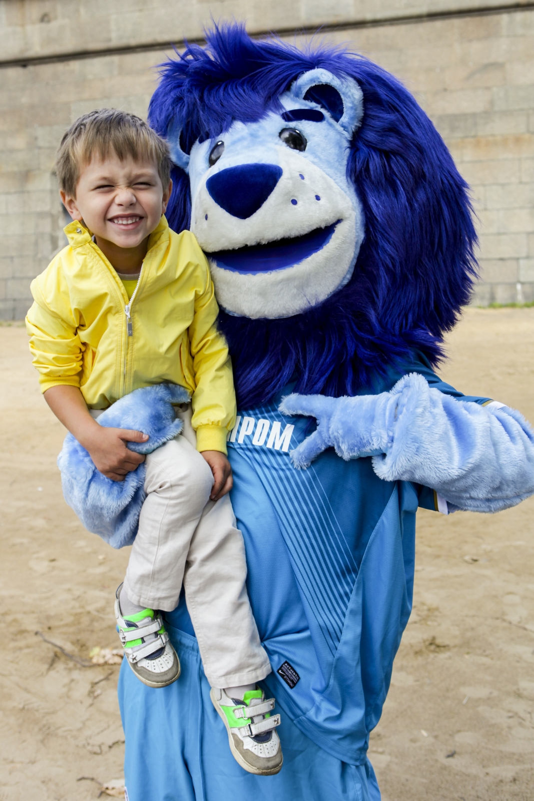 Фан-зона «Зенит» на пляже Петропавловской крепости