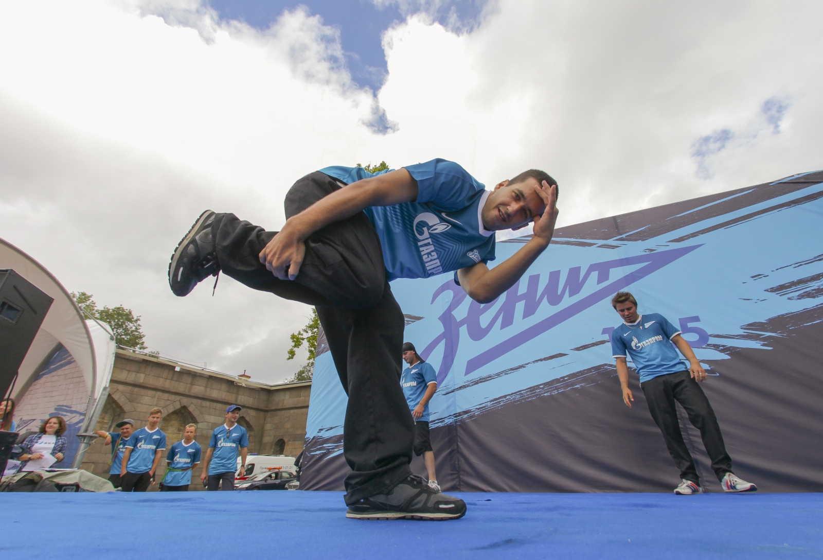 Фан-зона «Зенит» на пляже Петропавловской крепости
