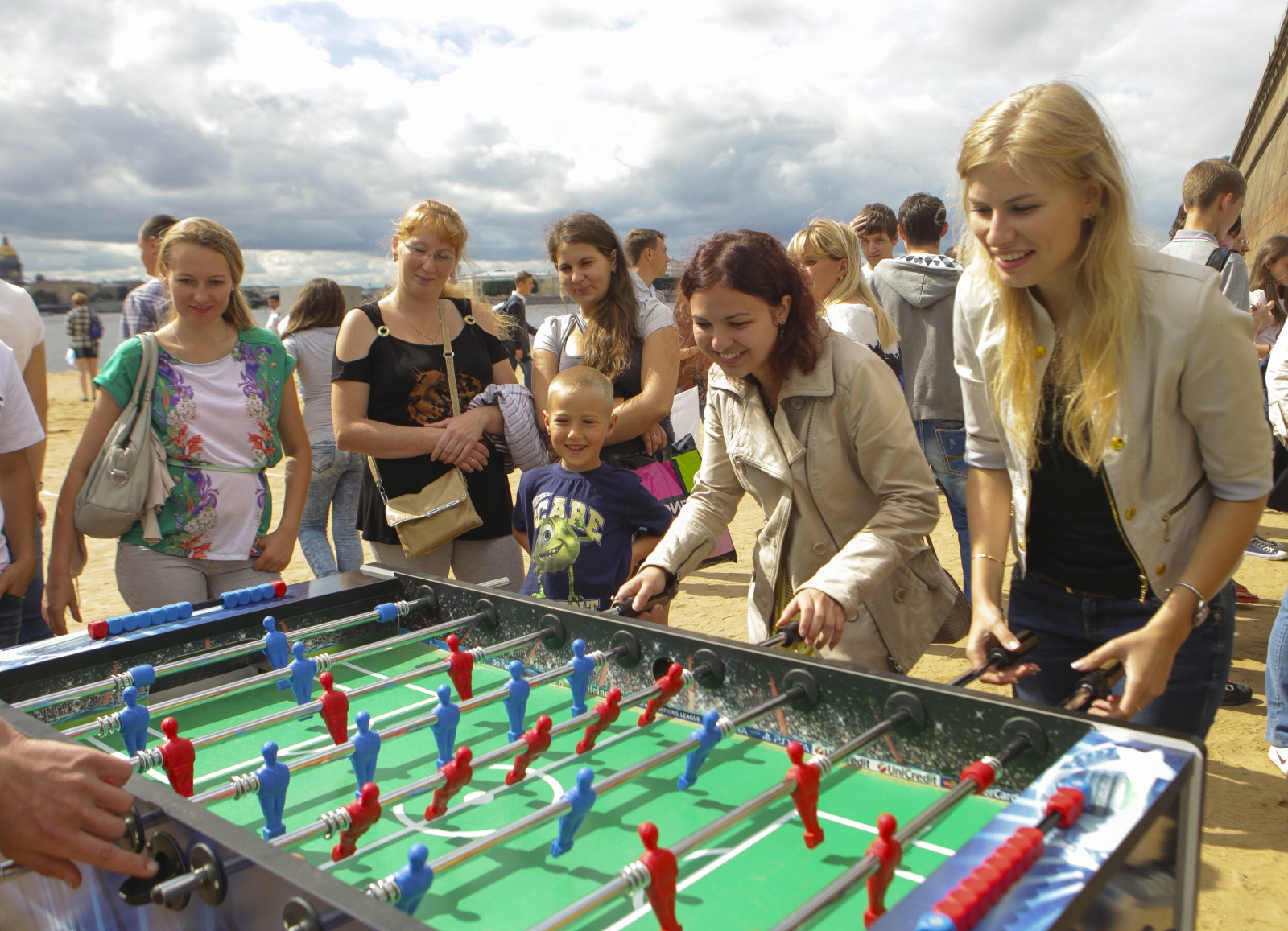 Фан-зона «Зенит» на пляже Петропавловской крепости