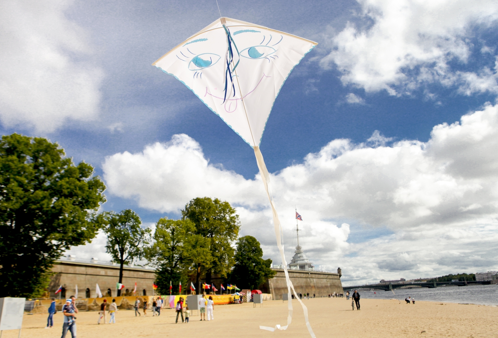 Фан-зона «Зенит» на пляже Петропавловской крепости