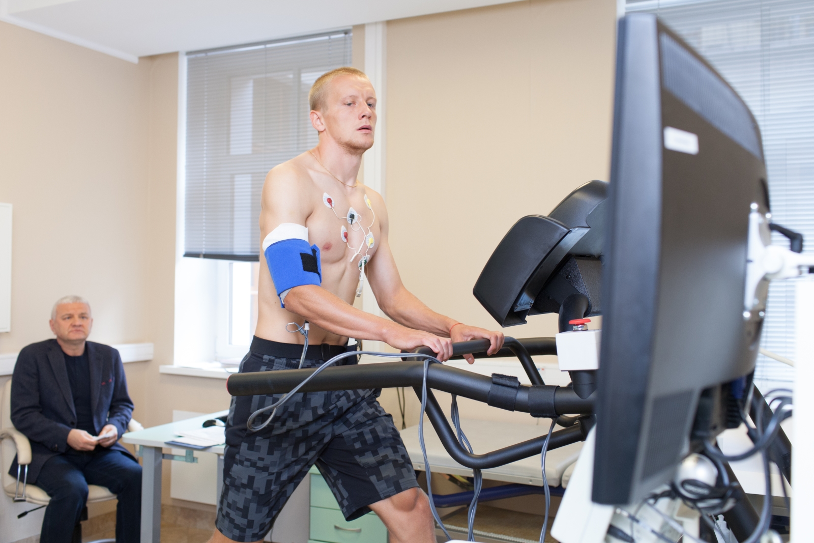 Медосмотр  Игоря Смольникова