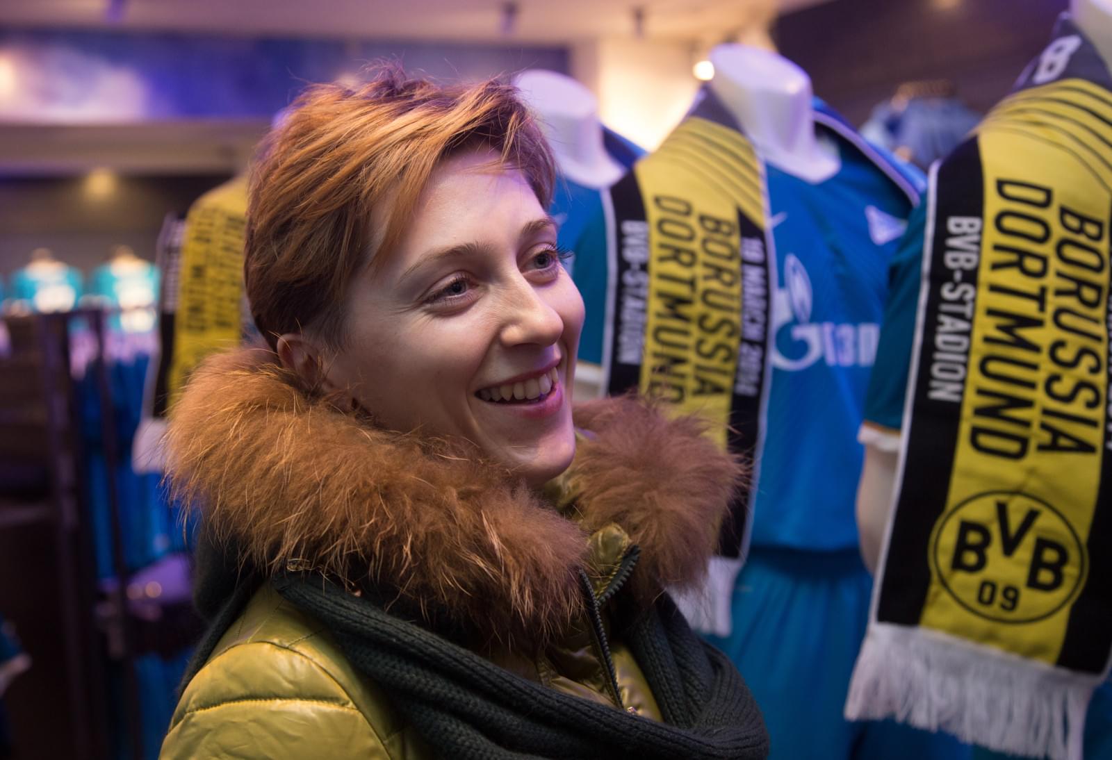 Дисконтная система «Зенит»: награждение 100-тысячного обладателя карты