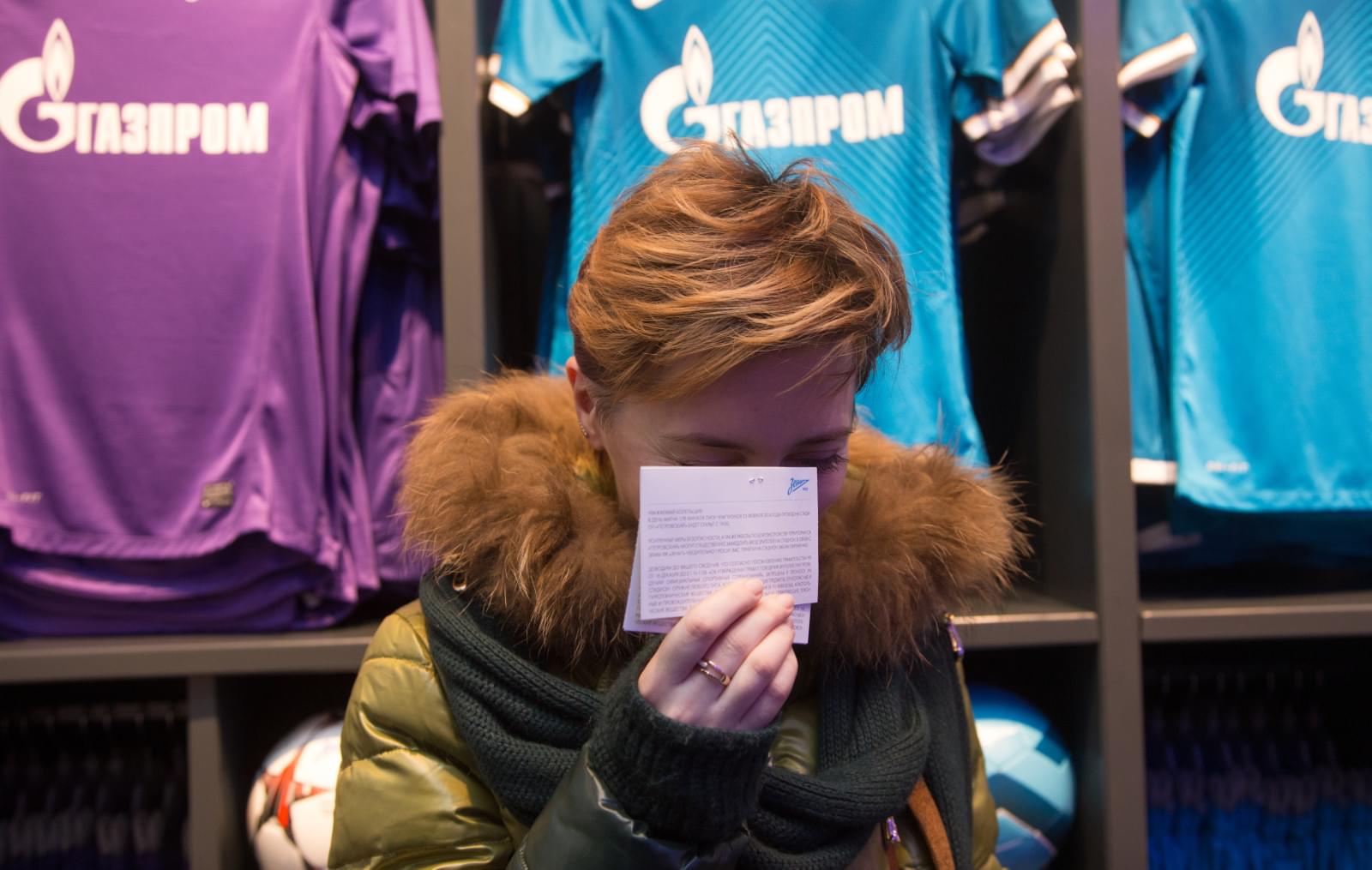 Дисконтная система «Зенит»: награждение 100-тысячного обладателя карты