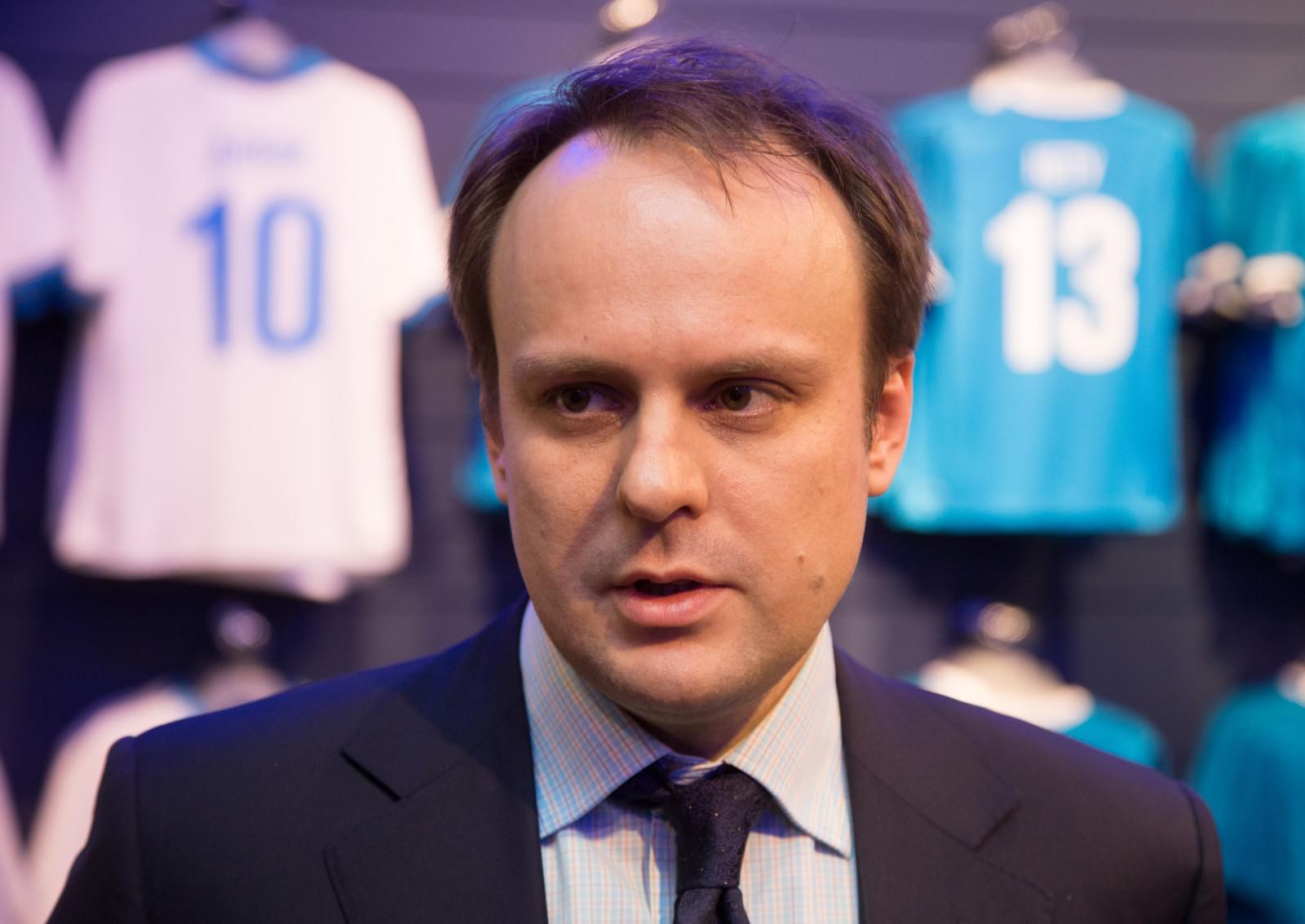 Дисконтная система «Зенит»: награждение 100-тысячного обладателя карты