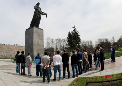 Зенит посетил Пискарёвское кладбище