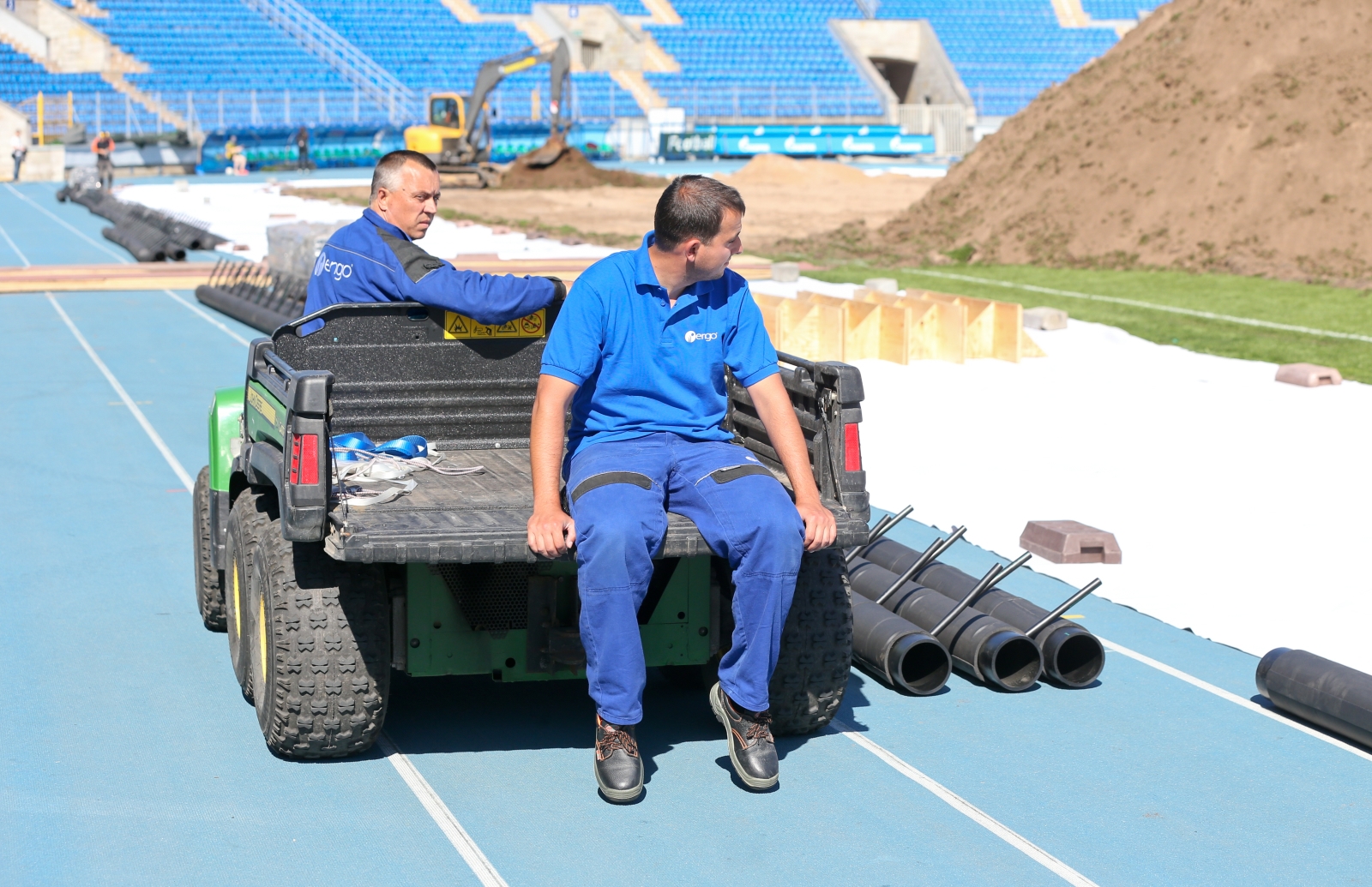 Замена газона на стадионе «Петровский»