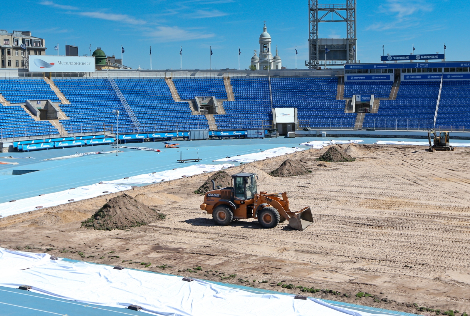 Замена газона на стадионе «Петровский»