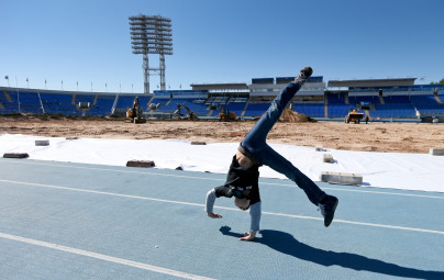 Замена газона на стадионе «Петровский»