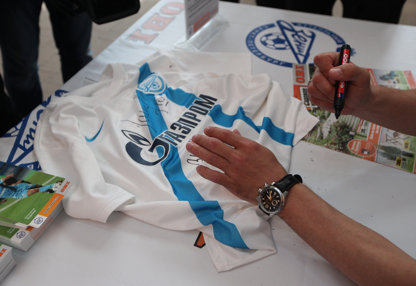 Константин Зырянов встретился с болельщиками в «ОБИ Пулковское»