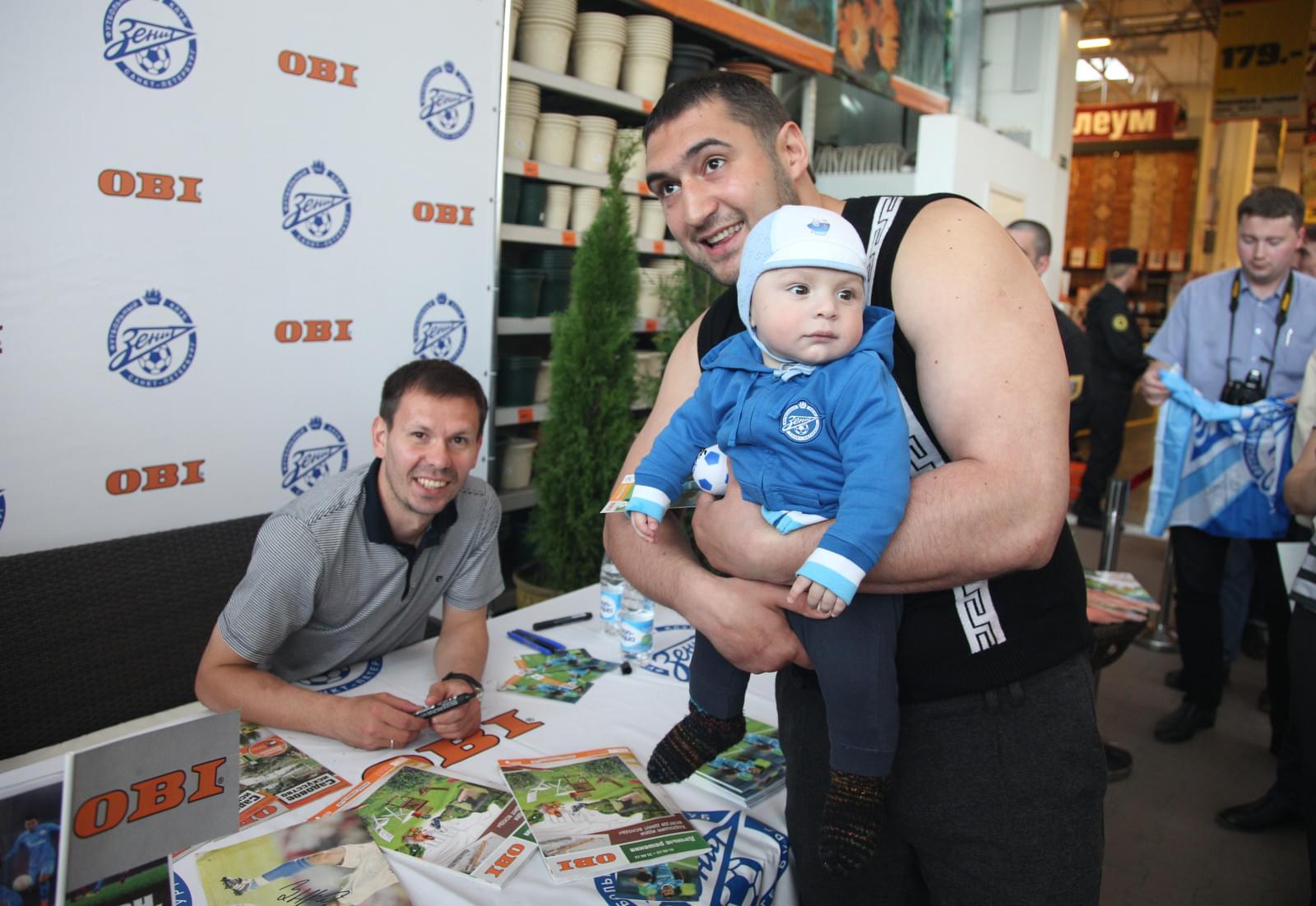 Константин Зырянов встретился с болельщиками в «ОБИ Пулковское»