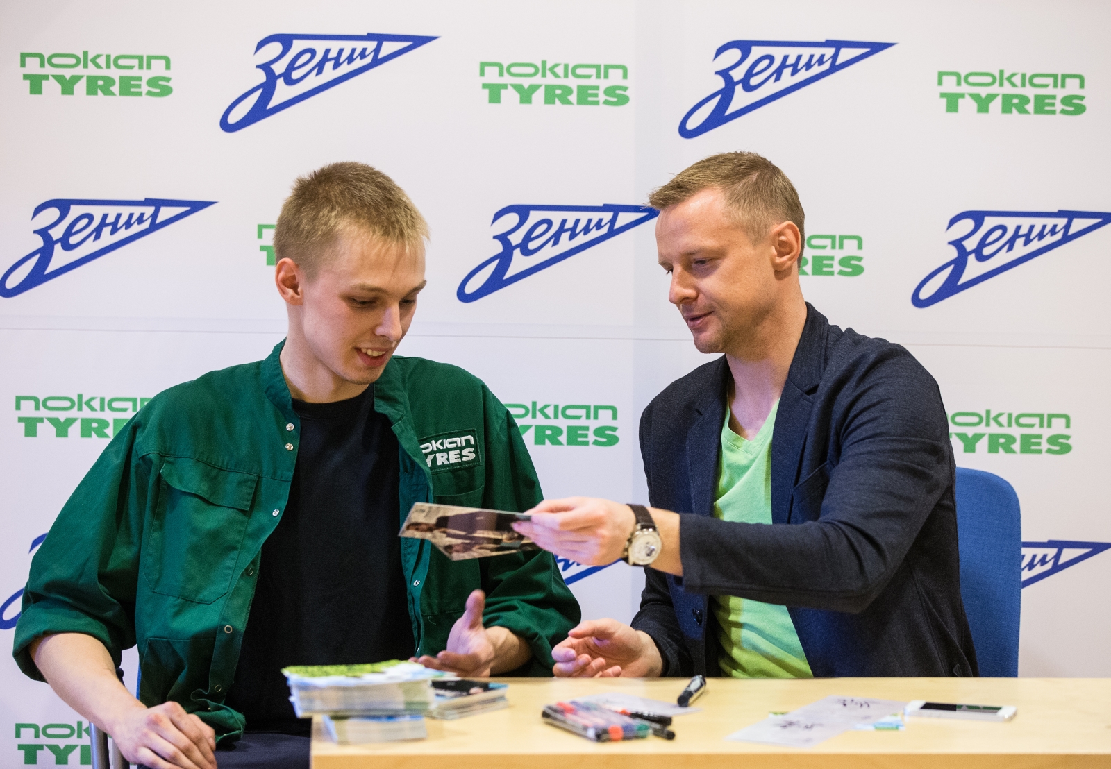 Автограф-сессия Вячеслава Малафеева на заводе НОКИАН