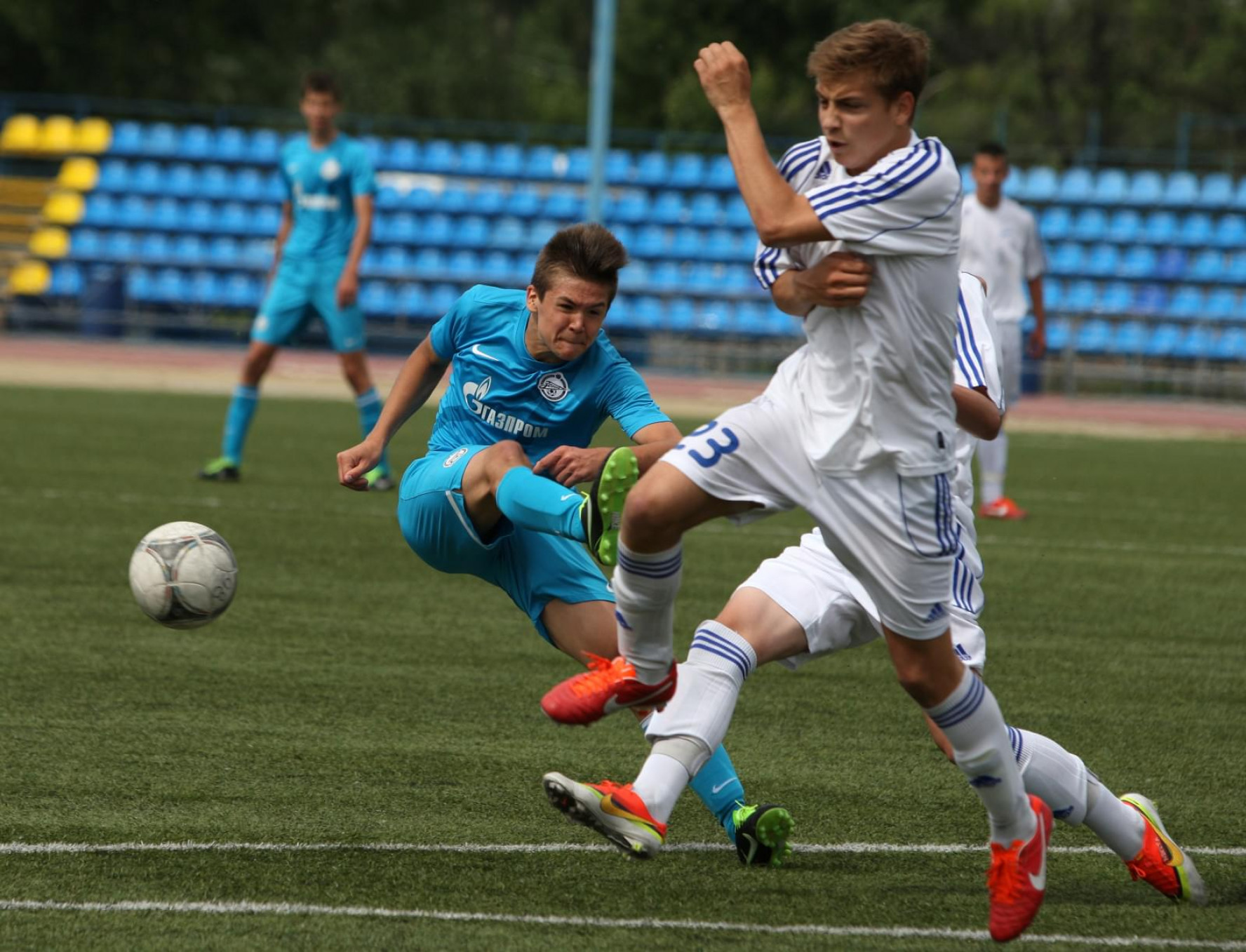 Спортшкола зенит. Зенит u 15. Дмитрий Плетнев ФК ветерок. Башня школа Зенит.