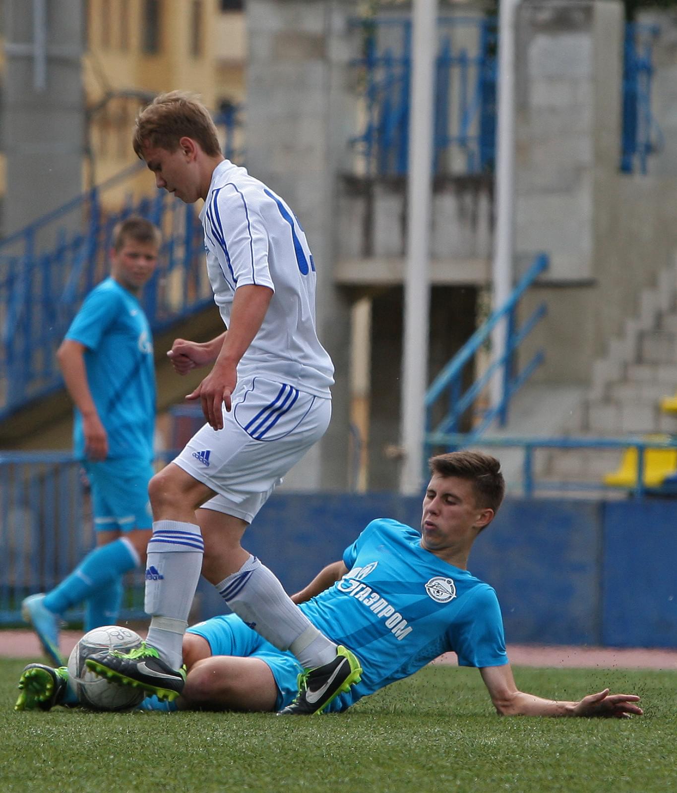 СДЮШОР «Зенит» — ФК «Зенит»