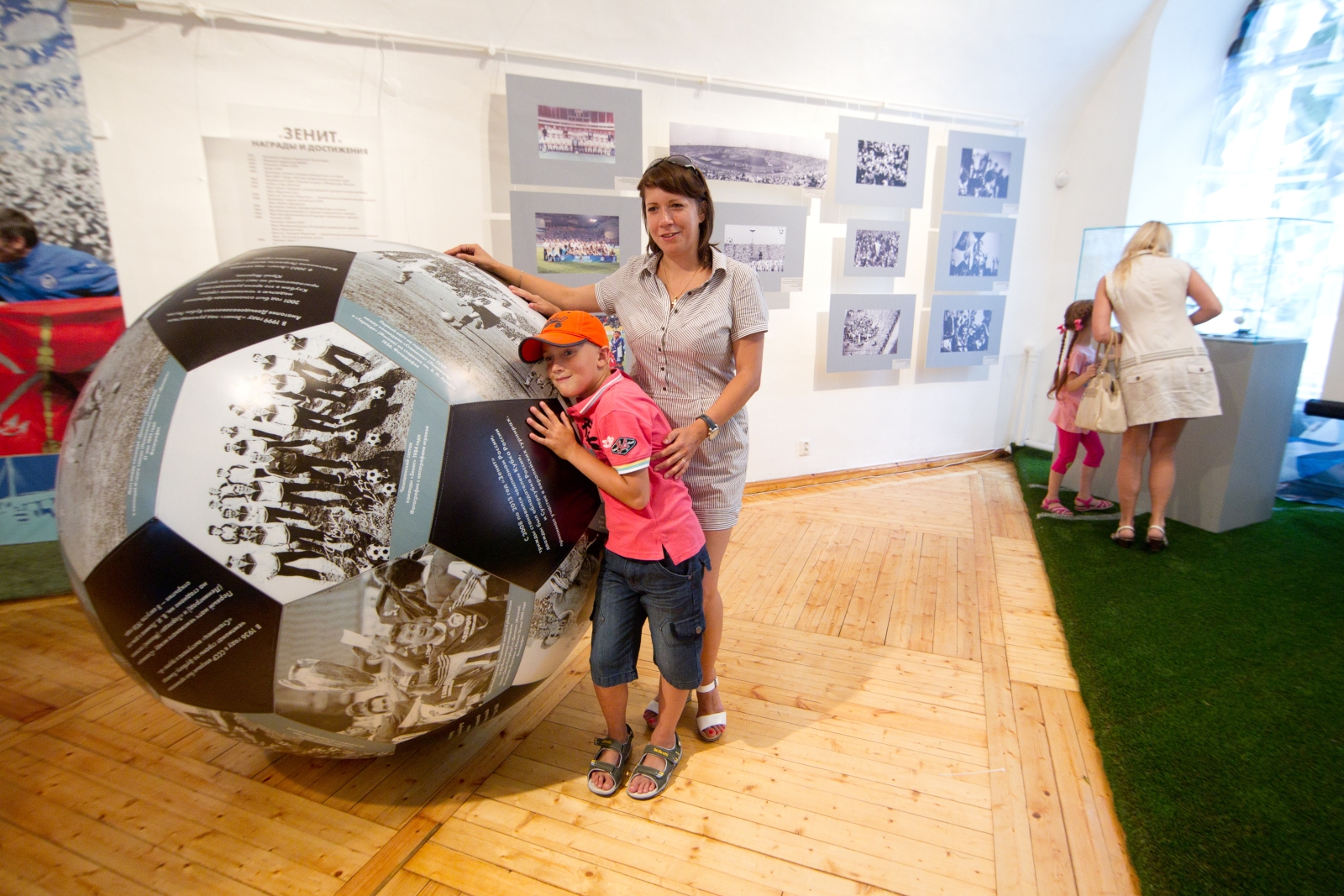 Открытие выставки «Зенит» в сердце города»