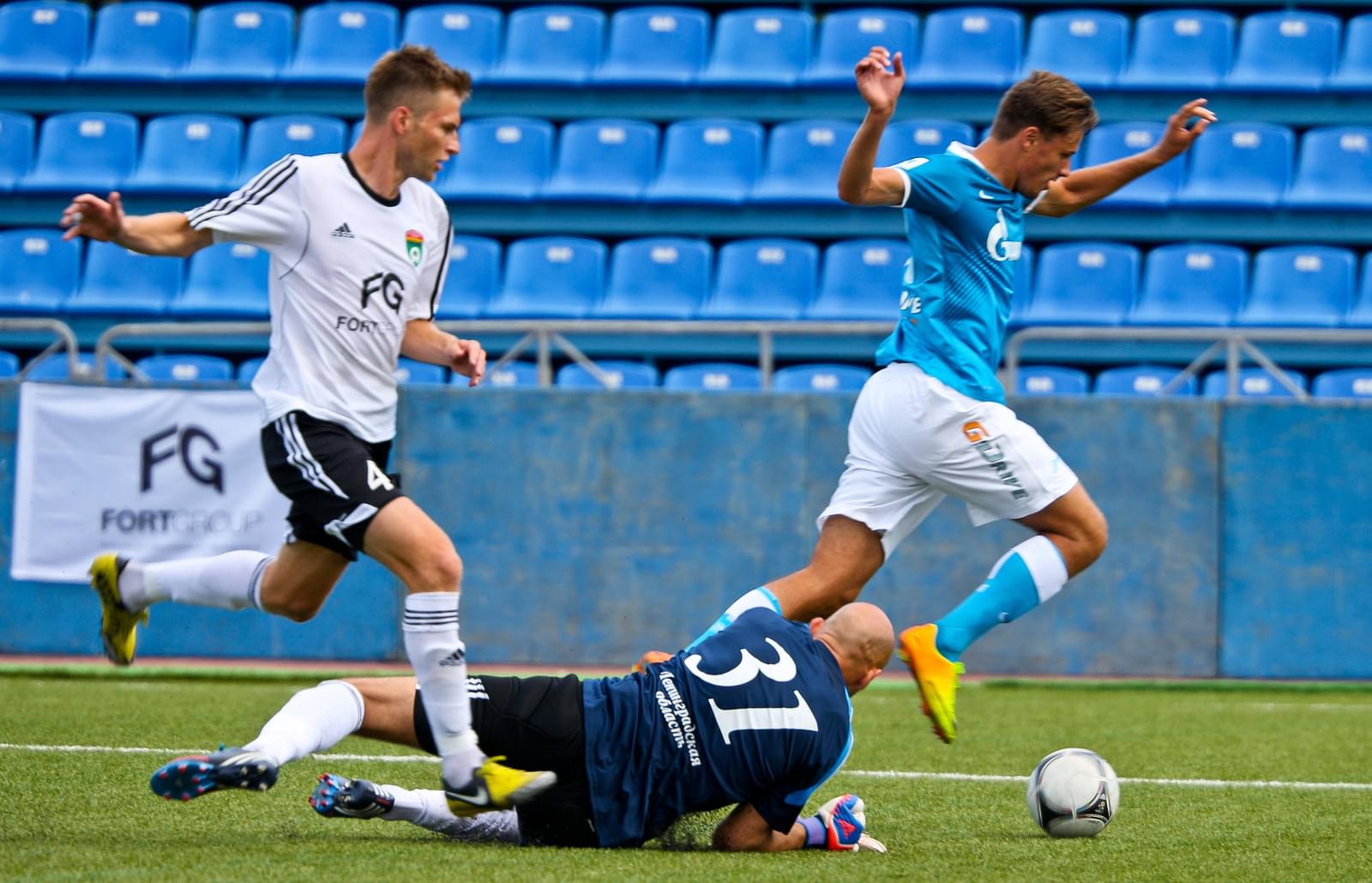 Матч первенства России среди команд второго дивизиона, «Тосно» — «Зенит-2»