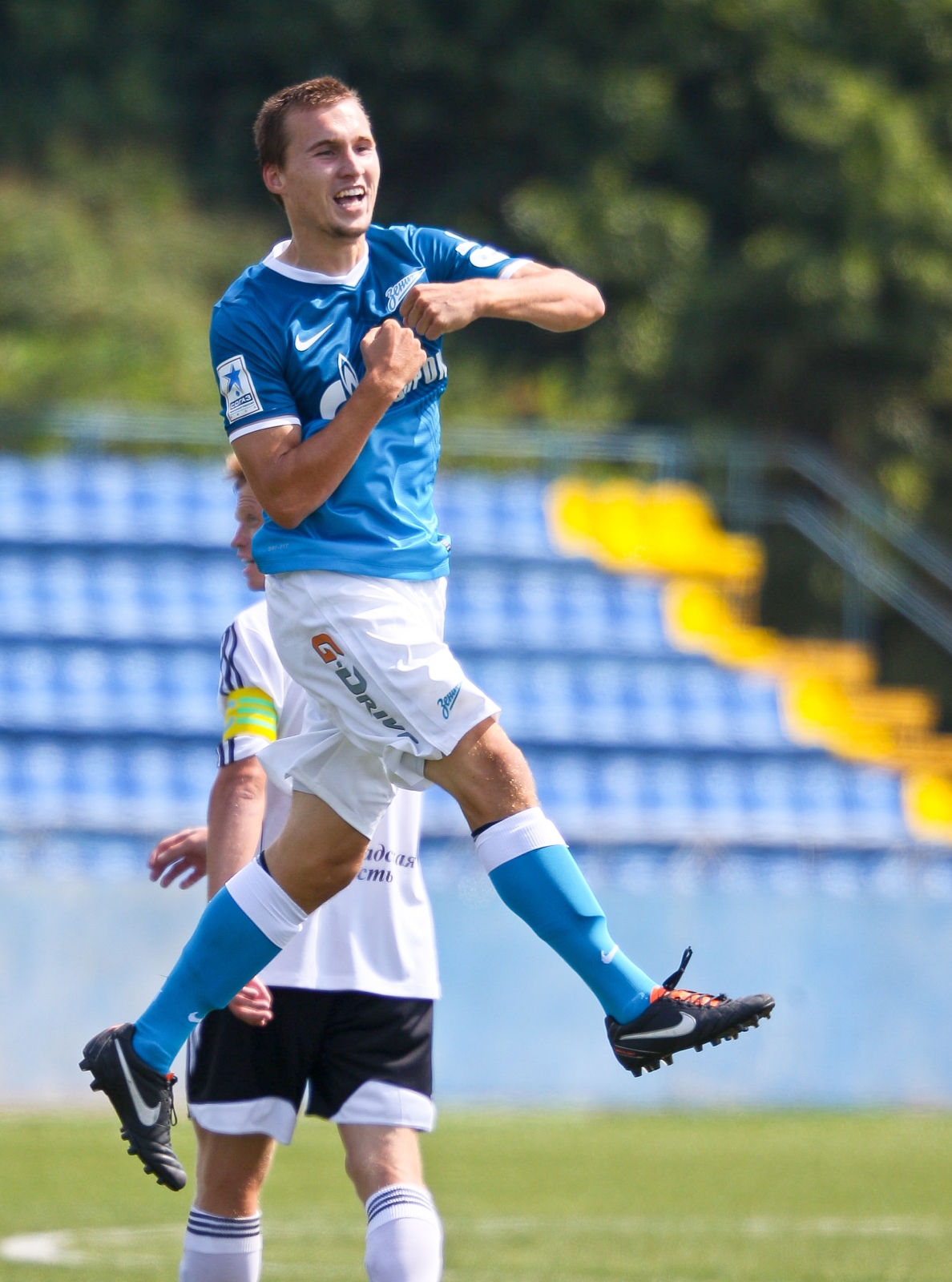 Матч первенства России среди команд второго дивизиона, «Тосно» — «Зенит-2»