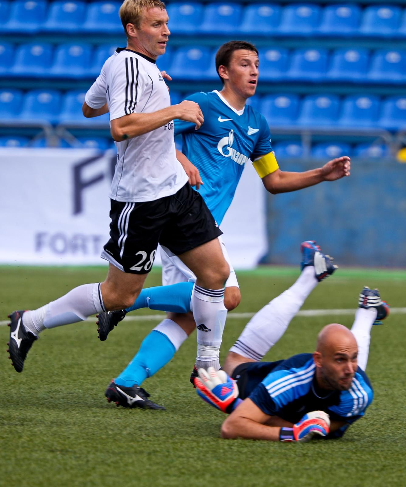 Матч первенства России среди команд второго дивизиона, «Тосно» — «Зенит-2»